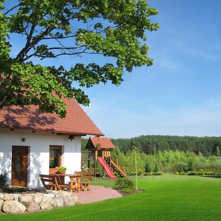 Domek Czerwony Kapturek Villa Plocice Buitenkant foto