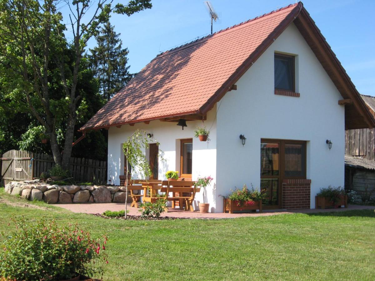 Domek Czerwony Kapturek Villa Plocice Buitenkant foto
