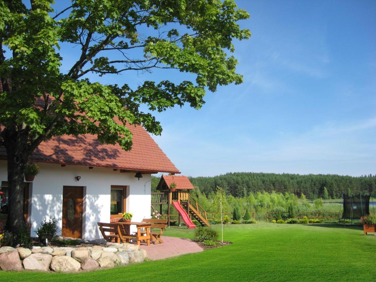 Domek Czerwony Kapturek Villa Plocice Buitenkant foto