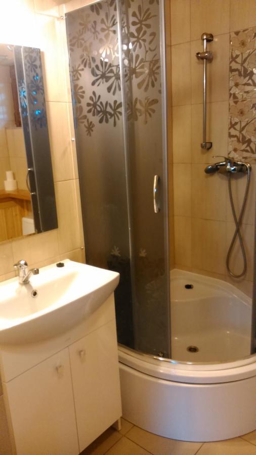 Domek Czerwony Kapturek Villa Plocice Buitenkant foto