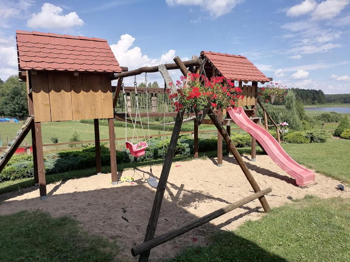 Domek Czerwony Kapturek Villa Plocice Buitenkant foto